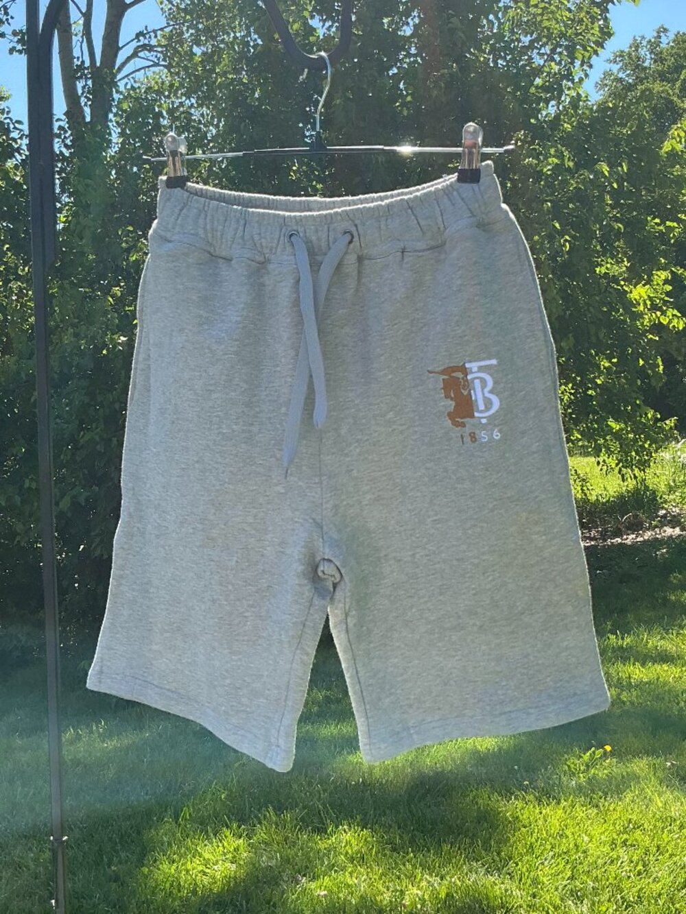 Beautiful grey Burberry sweat shorts